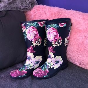 Torrid Floral Rain Boots! Online exclusive 13